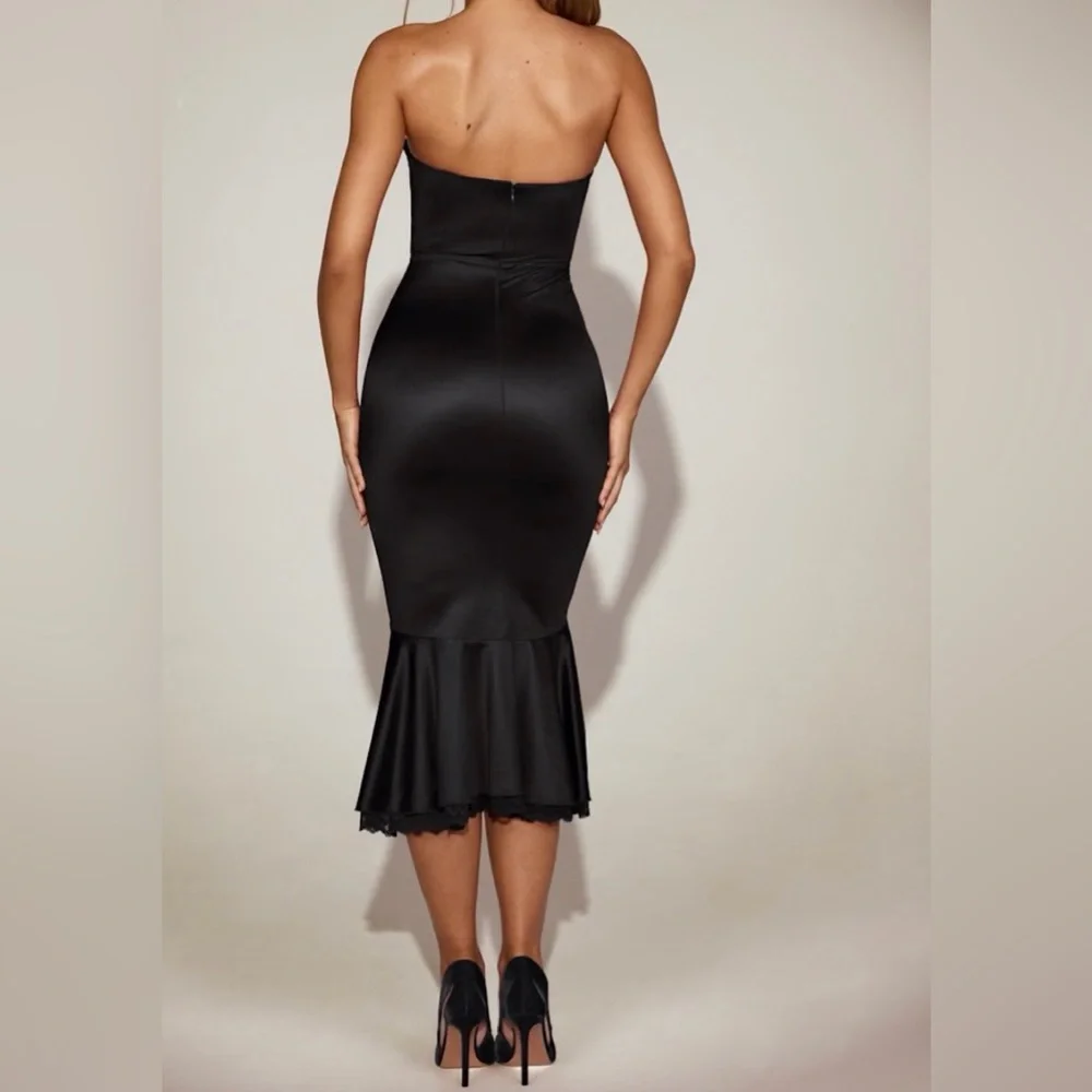 Oh Polly Belsa Lace-Trim Bandeau Midaxi Dress in Black. - Picture 3 of 11